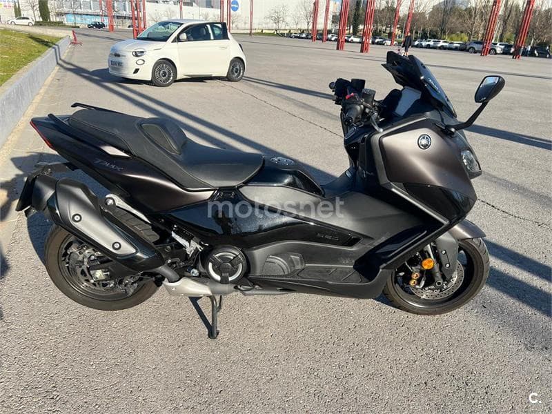 Yamaha TMAX – Vista 5