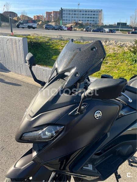 Yamaha TMAX – Vista 7