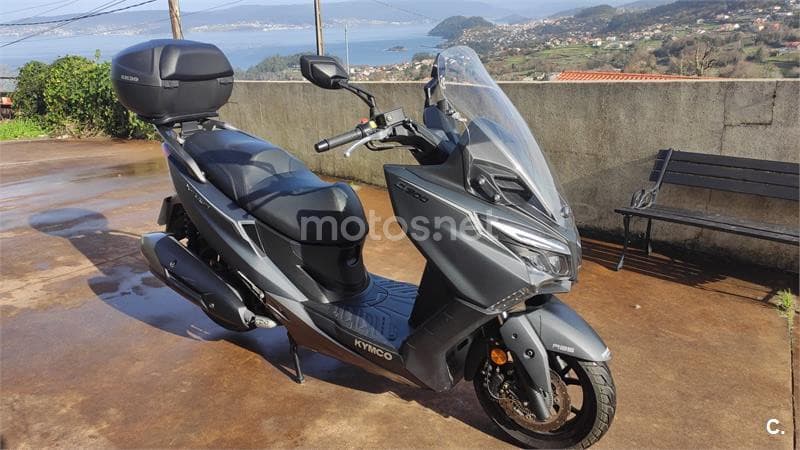 Kymco X-Town CT 300 – Vista 1