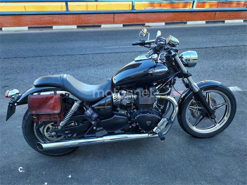 Triumph Speedmaster 900 – Vista 1