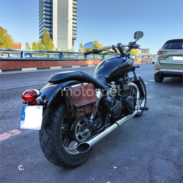 Triumph Speedmaster 900 – Vista 3