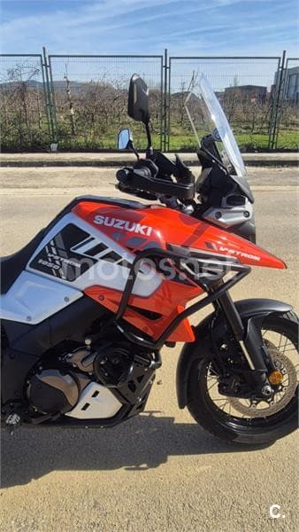 Suzuki V-Strom 1050 9900 € 2021 León - 8