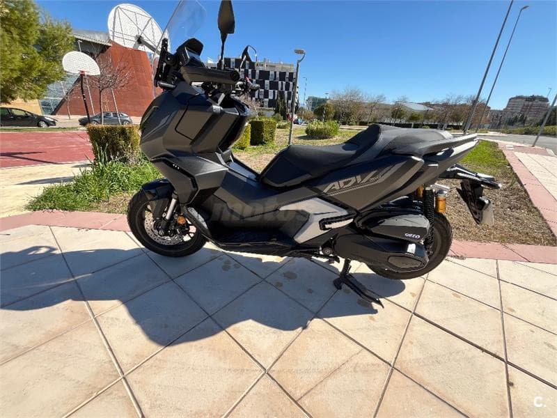 Honda ADV 350 – Vista 1