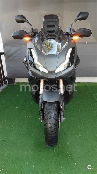 Honda ADV 350 – Vista 1