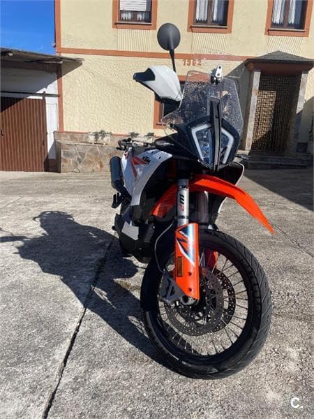KTM 890 – Vista 2