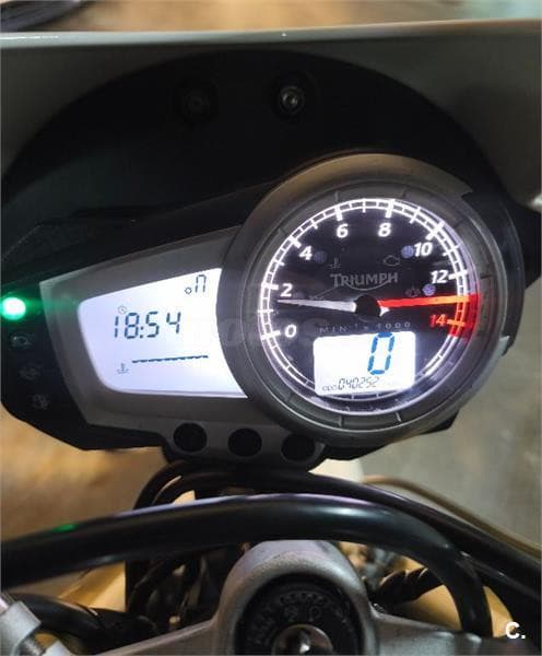 Triumph Street Triple – Vista 3