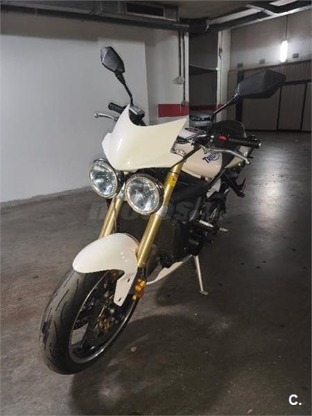 Triumph Street Triple – Vista 4