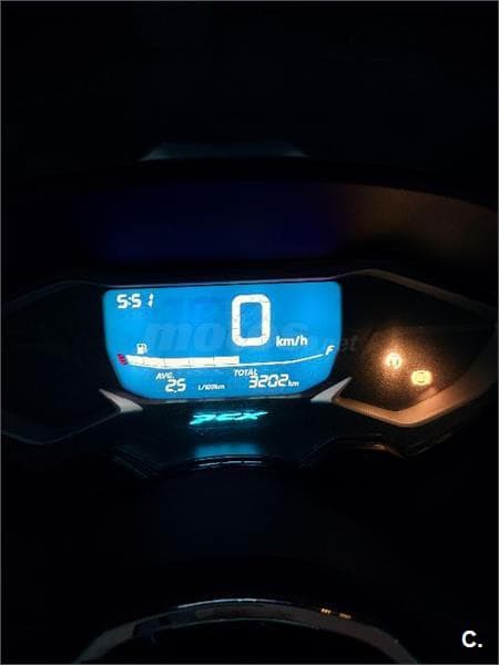 Honda PCX 125 – Vista 4