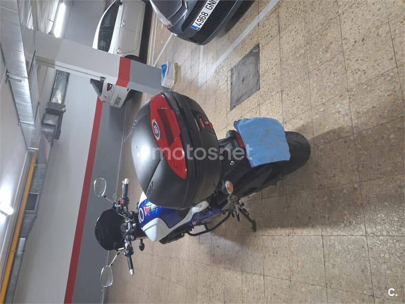 Suzuki Gladius 650 – Vista 7