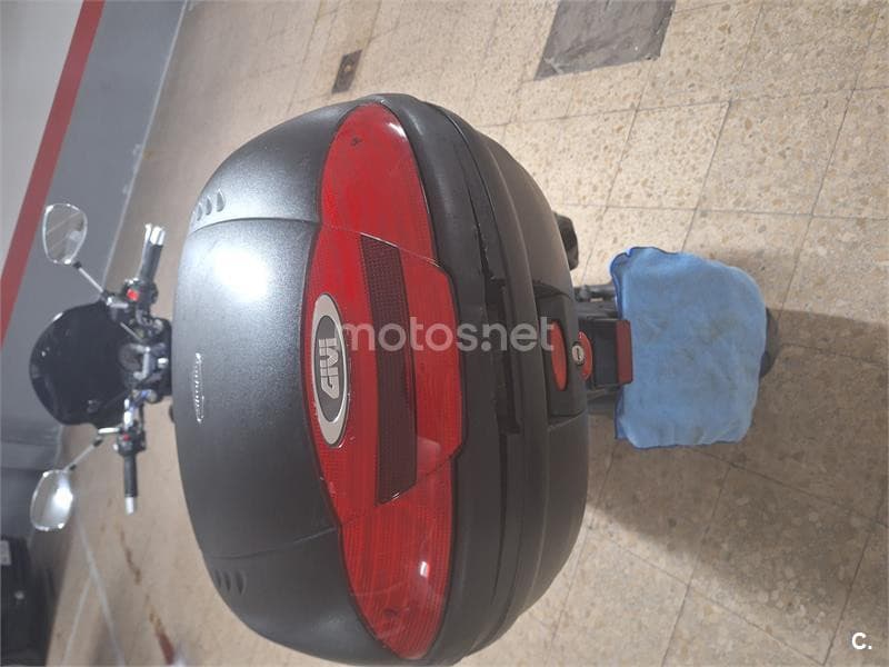 Suzuki Gladius 650 – Vista 8