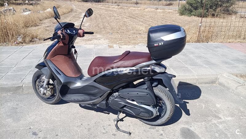Piaggio Beverly Sport Touring 350 – Vista 6