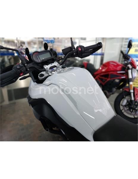 BMW F 750 – Vista 7