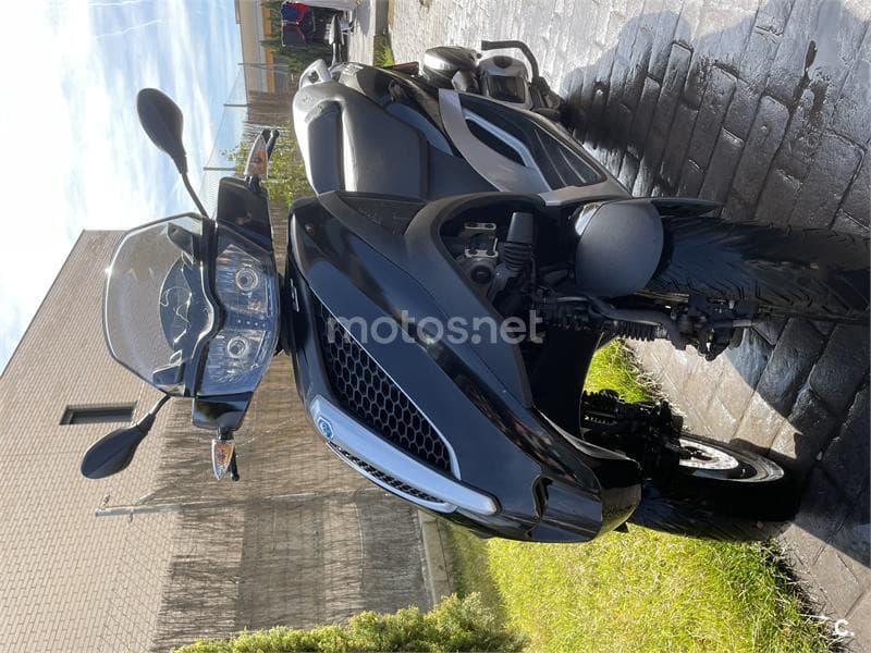 Piaggio MP3 LT 300 – Vista 1