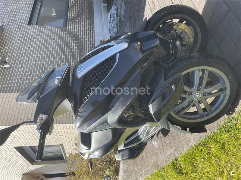 Piaggio MP3 LT 300 – Vista 2