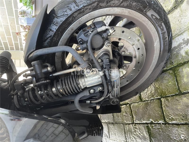 Piaggio MP3 LT 300 – Vista 3