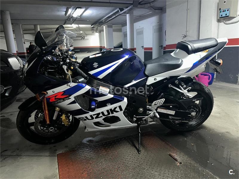 Suzuki GSX R1000 – Vista 1