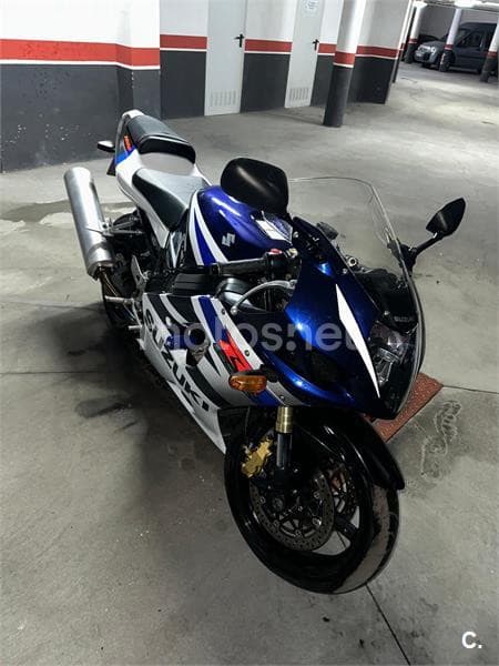 Suzuki GSX R1000 – Vista 13