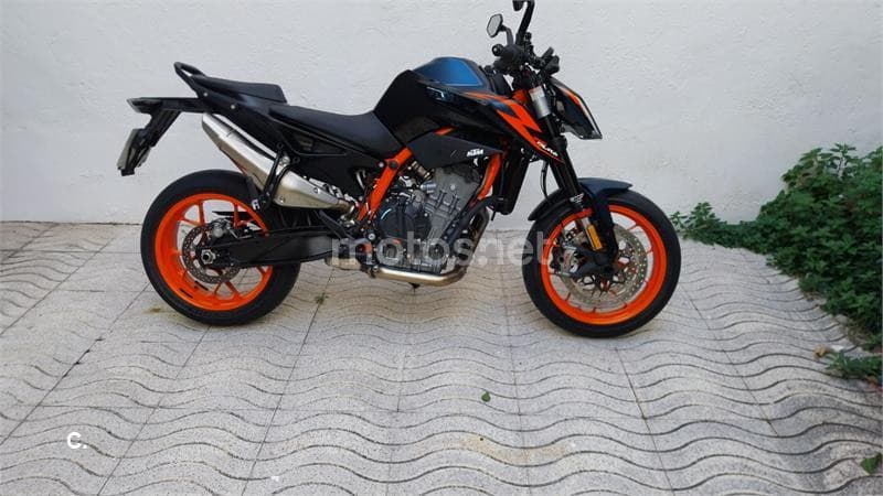KTM 890 – Vista 2