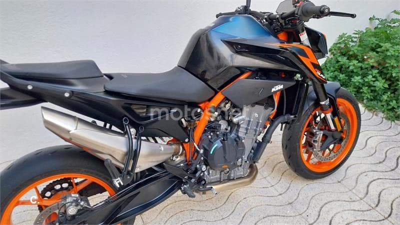KTM 890 – Vista 7
