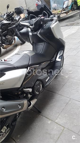 Yamaha TMAX – Vista 3