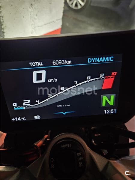 BMW F 900 R – Vista 3