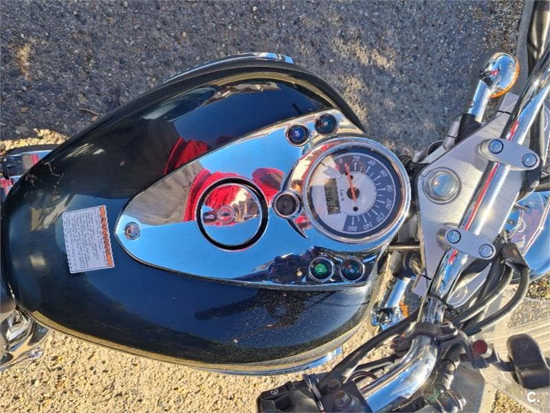 Suzuki Intruder 250 – Vista 4