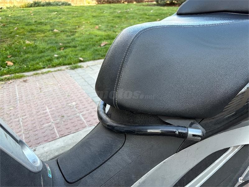 Piaggio MP3 300 Yourban LT Sport – Vista 5