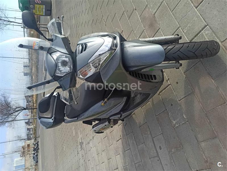Honda Scoopy SH300i ABS Top Box – Vista 1