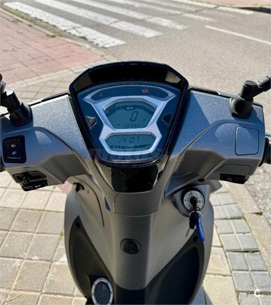 Kymco People S 125 2200 € 2020 Madrid - 10