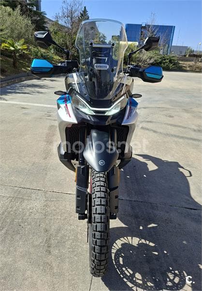 CFMOTO 800 MT-X – Vista 2