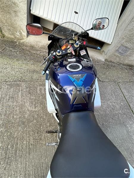 Suzuki GSX R750 – Vista 5