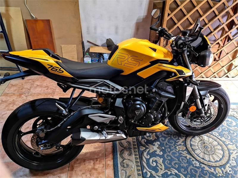 Triumph Street Triple 765 – Vista 2