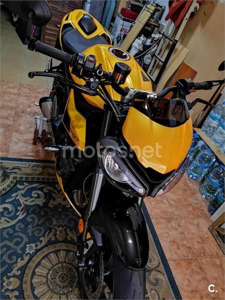 Triumph Street Triple 765 – Vista 20