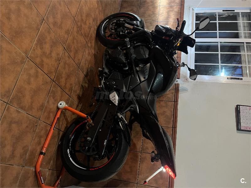 Kawasaki Z 750 – Vista 4