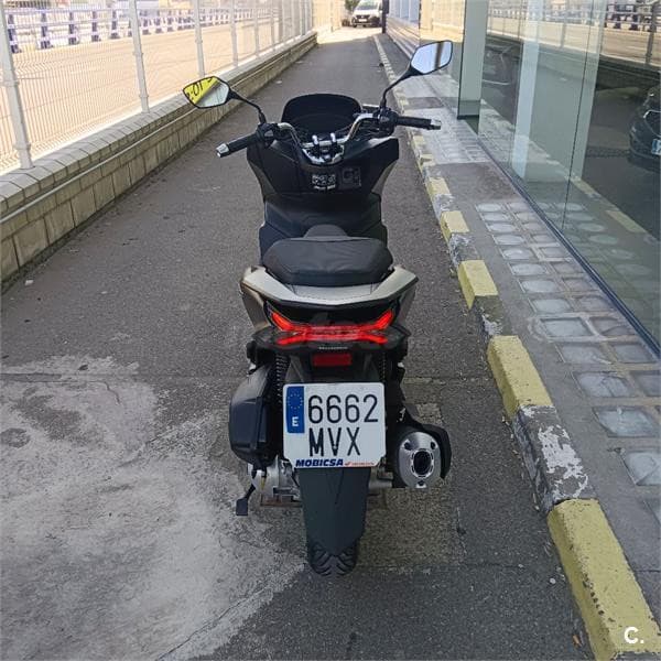 Honda PCX 125 – Vista 3