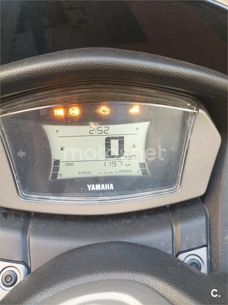 Yamaha XMAX 300 – Vista 1