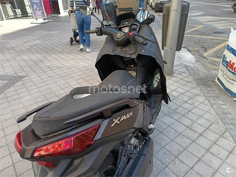 Yamaha XMAX 300 – Vista 7