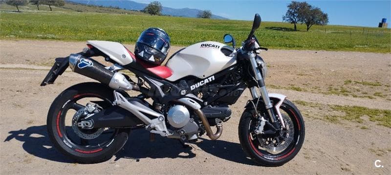 Ducati Monster 696 – Vista 1