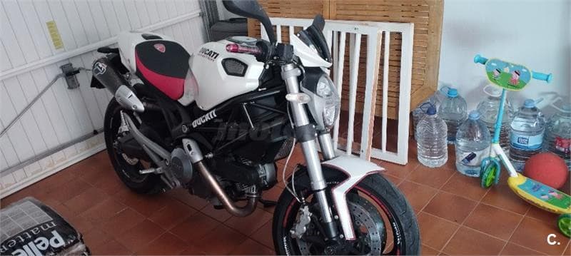 Ducati Monster 696 – Vista 3