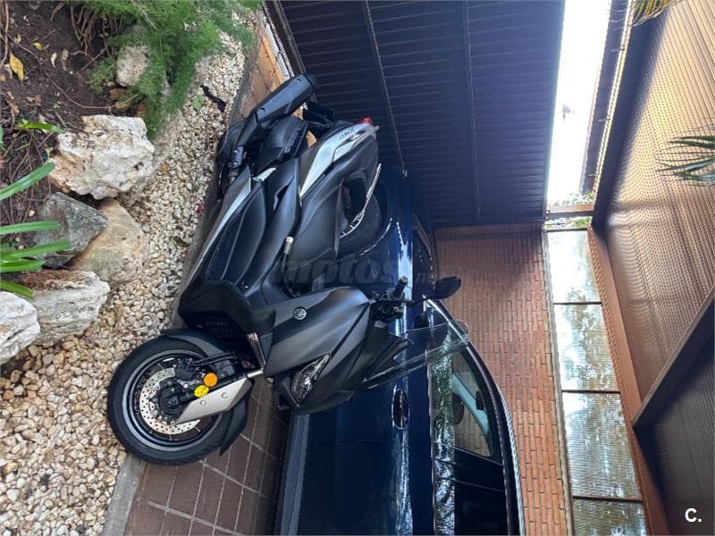 Yamaha XMAX 400 – Vista 1