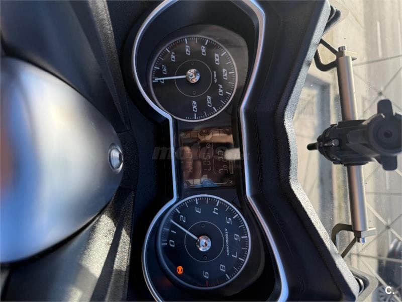 Yamaha XMAX 400 – Vista 3