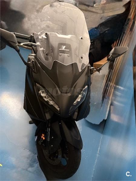 Yamaha TMAX – Vista 1