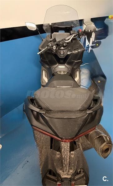 Yamaha TMAX – Vista 3