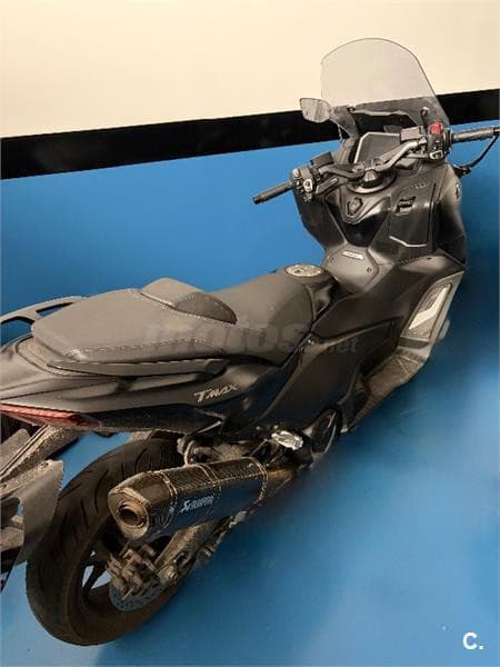 Yamaha TMAX – Vista 4