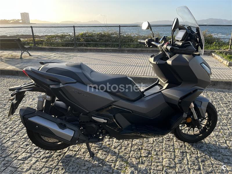 Honda ADV 350 – Vista 2