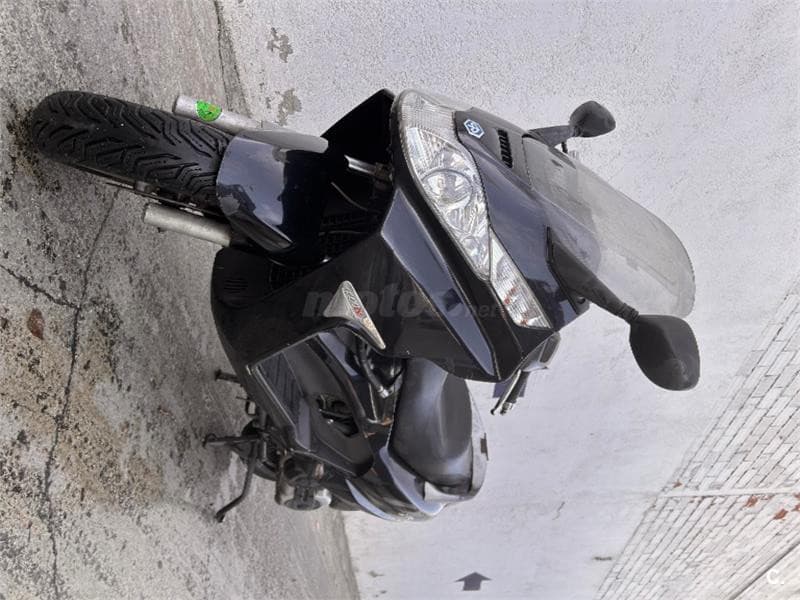 Piaggio X8 400 – Vista 2