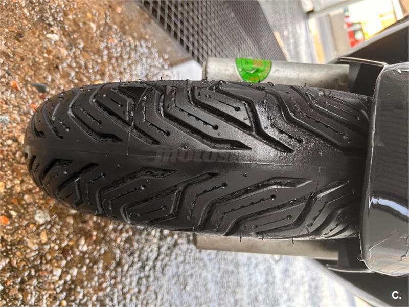 Piaggio X8 400 – Vista 4