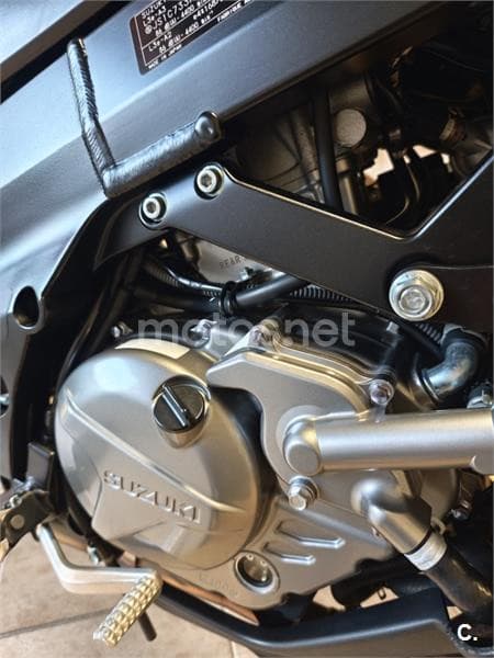 Suzuki V-Strom 650 XT ABS – Vista 9
