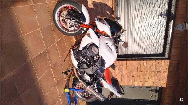 Kawasaki Z 1000 – Vista 1