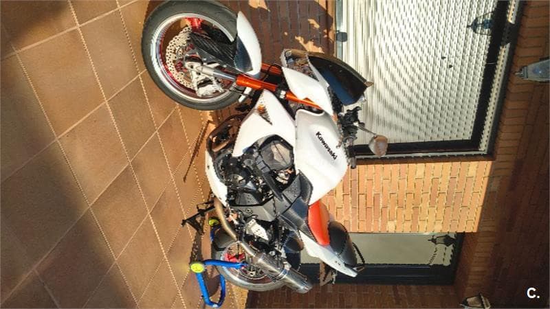 Kawasaki Z 1000 – Vista 2